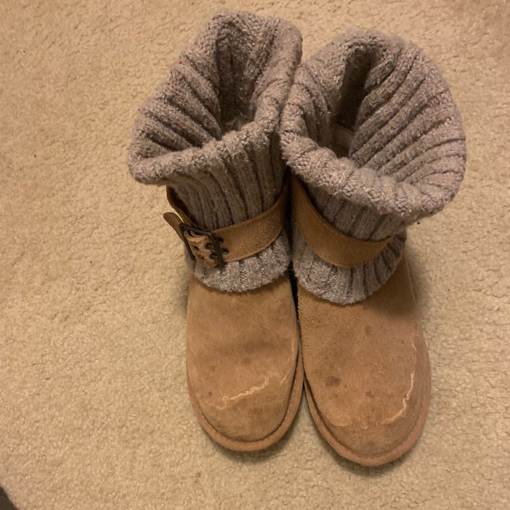 Ugg sweater boots